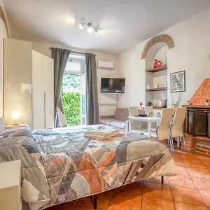  Appartamento Dieghouse - Monolocale Con Cortile In Corte Lombarda Vicino Al Centro Italia